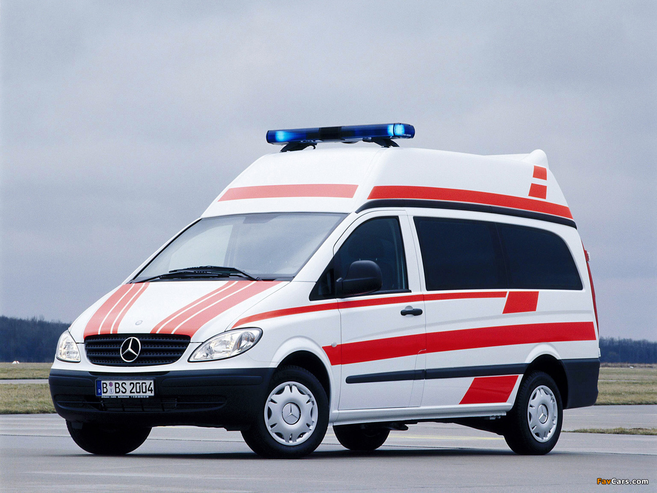 Mercedes-Benz Vito Ambulance (W639) 2003–10 photos (1280 x 960)