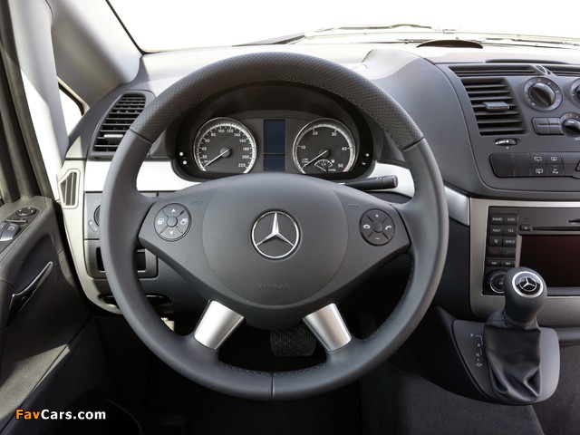 Mercedes-Benz Vito Shuttle (W639) 2011 pictures (640 x 480)