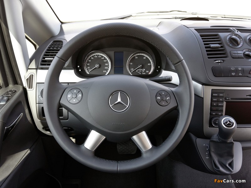Mercedes-Benz Vito Shuttle (W639) 2011 pictures (800 x 600)