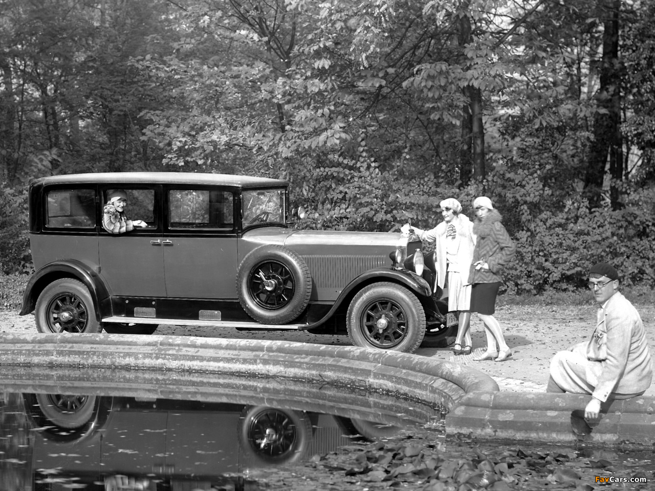 Photos of Mercedes-Benz Nürburg 460 Pullman Limousine (W08) 1928–33 (1280 x 960)