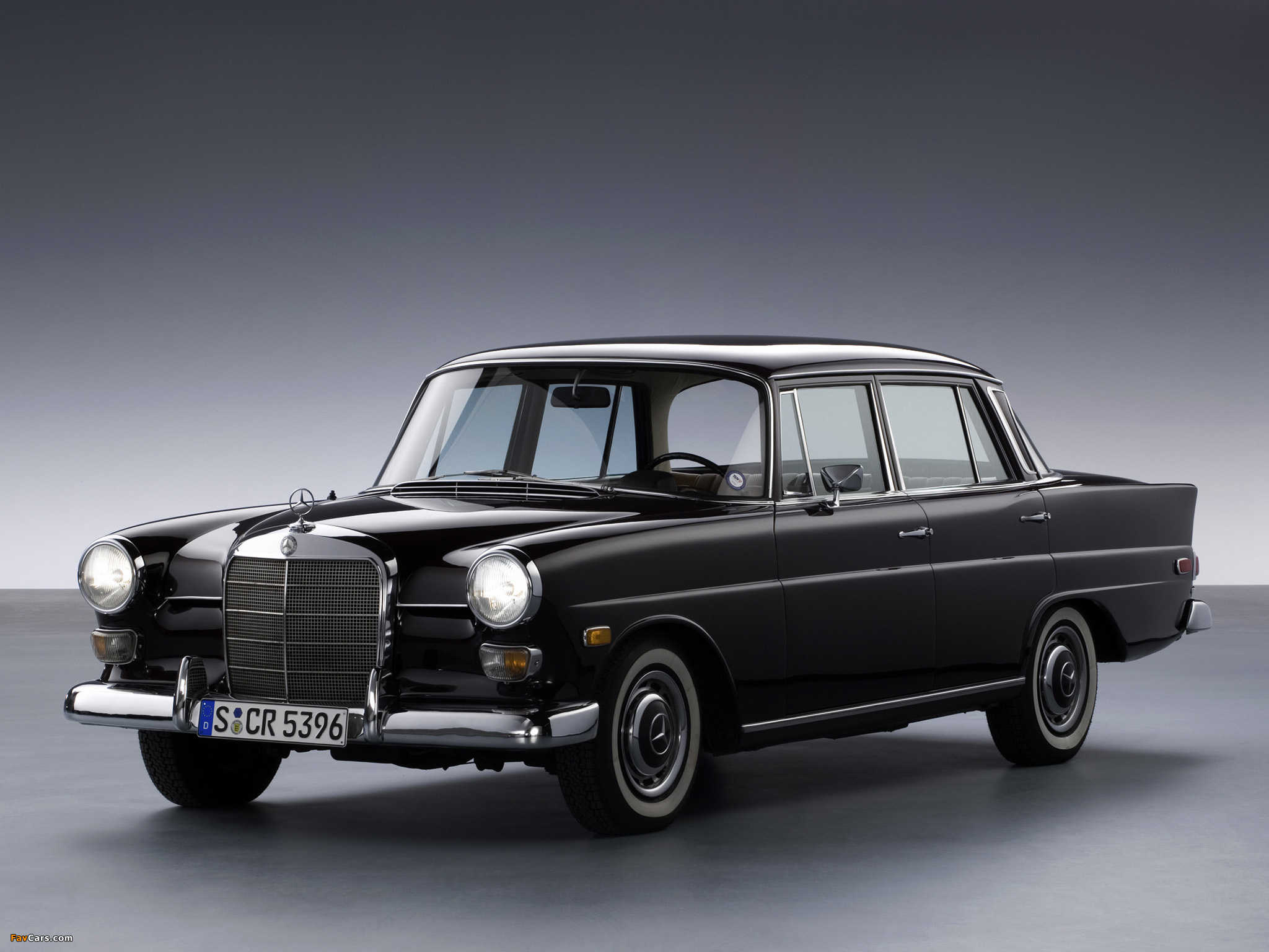 Images of Mercedes-Benz E-Klasse (W110) (2048 x 1536)