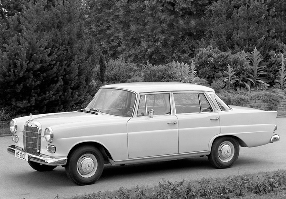 Mercedes-Benz 200 D (W110) 1965–68 pictures