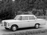 Mercedes-Benz 200 D (W110) 1965–68 pictures