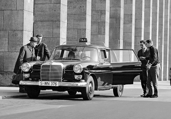 Mercedes-Benz 200 D Taxi (W110) 1965–68 wallpapers