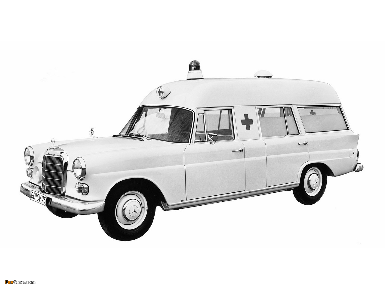 Binz Mercedes-Benz 200 D Ambulance (W110) 1965–68 wallpapers (1280 x 960)
