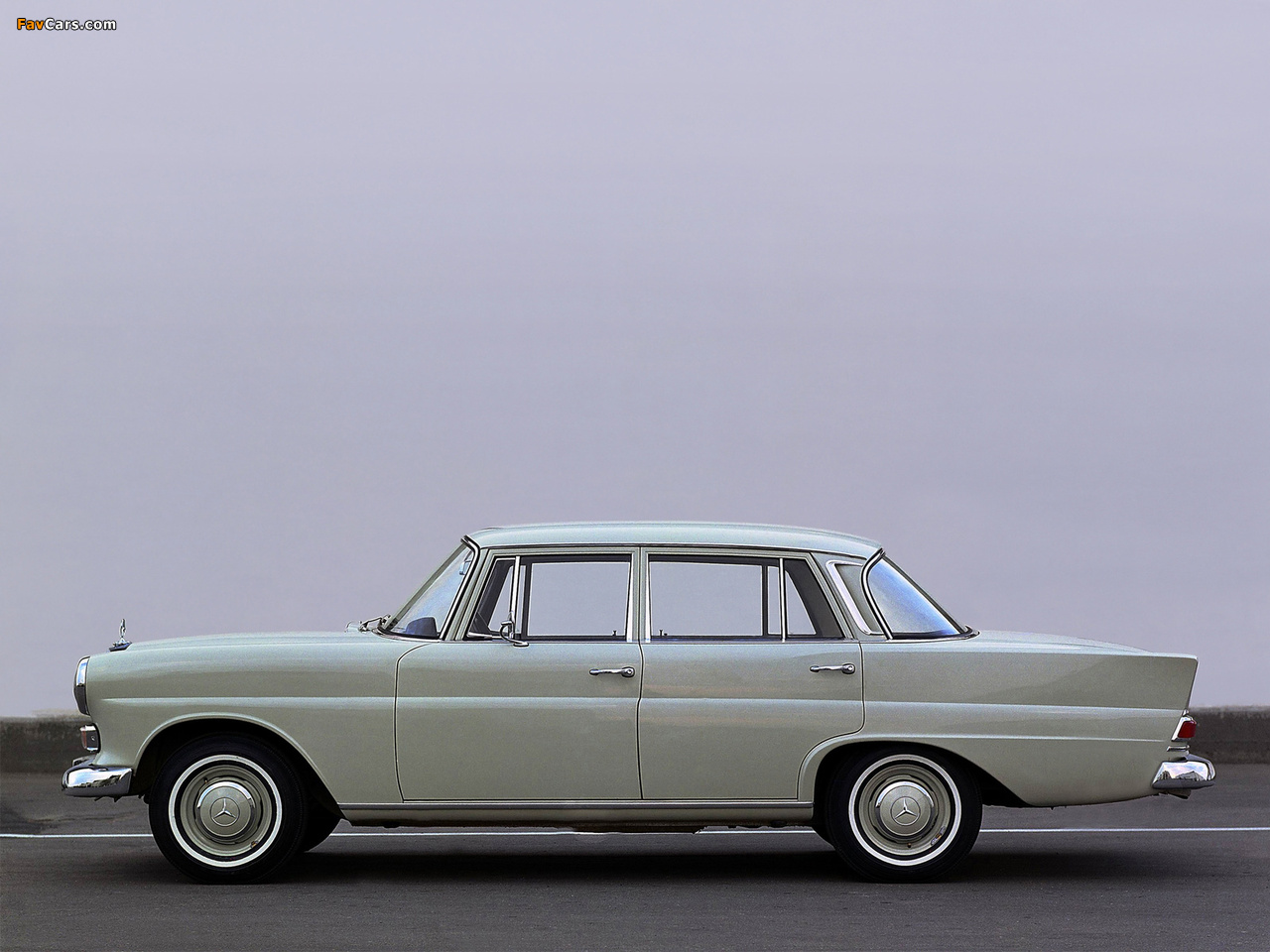 Pictures of Mercedes-Benz 230 (W110) 1965–68 (1280 x 960)