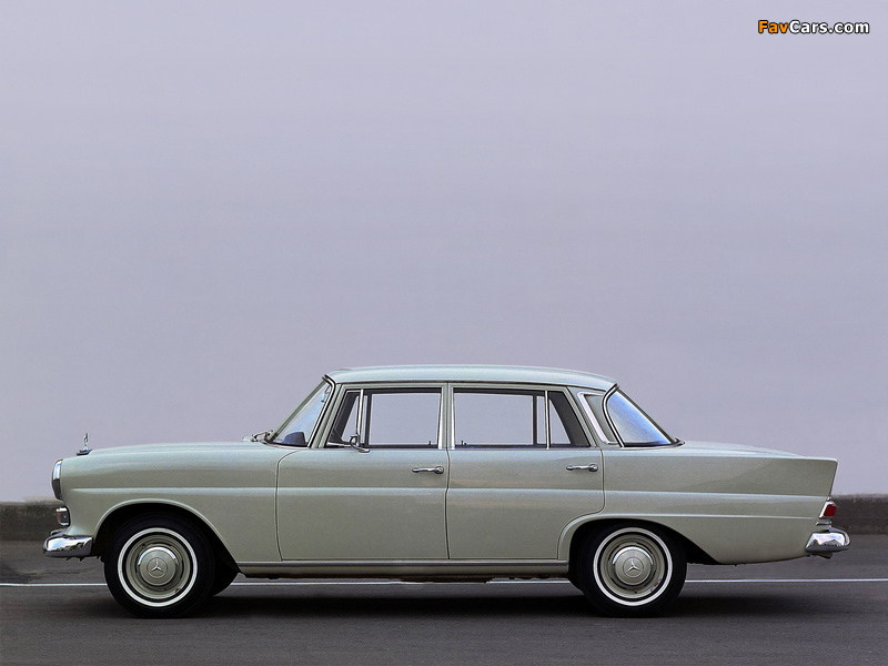 Pictures of Mercedes-Benz 230 (W110) 1965–68 (800 x 600)