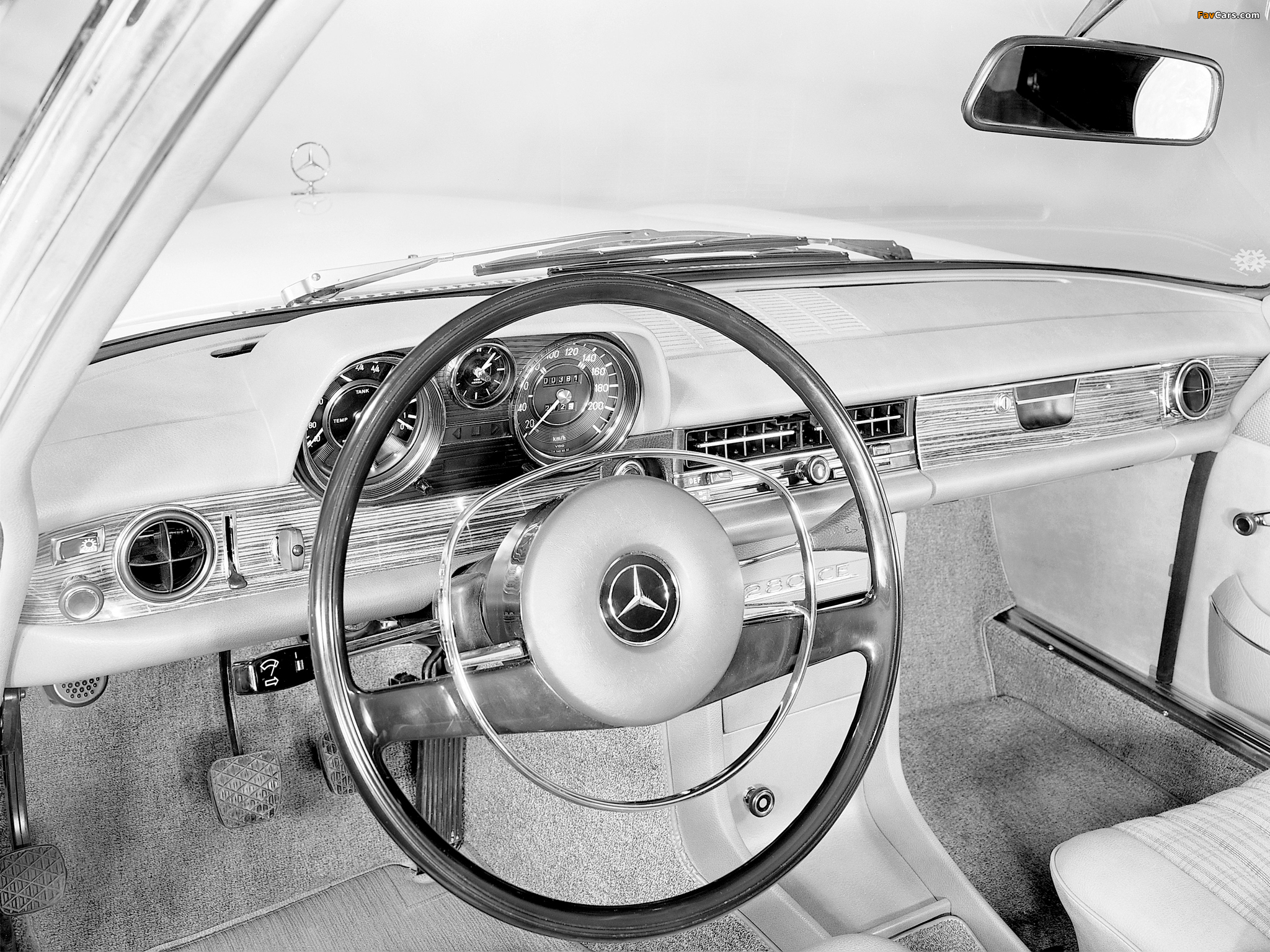 Images of Mercedes-Benz 280 CE (W114) 1973–76 (2048 x 1536)