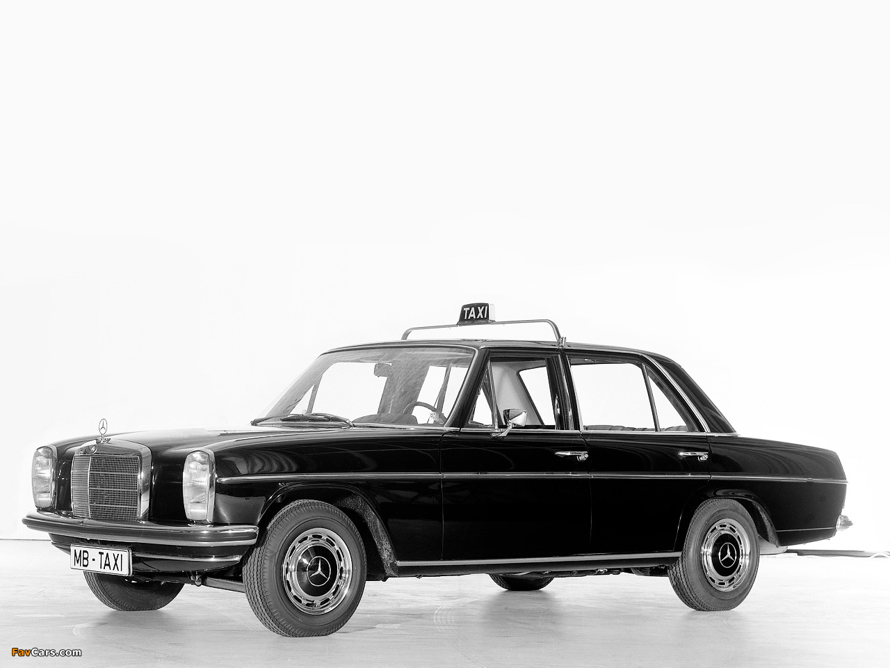 Mercedes-Benz E-Klasse Taxi (W114/115) 1967–73 images (1280 x 960)