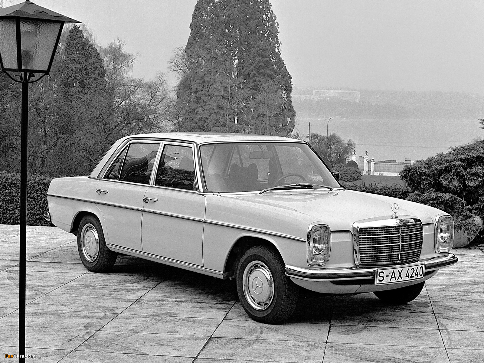 Mercedes-Benz E-Klasse (W114/115) 1967–76 photos (1600 x 1200)