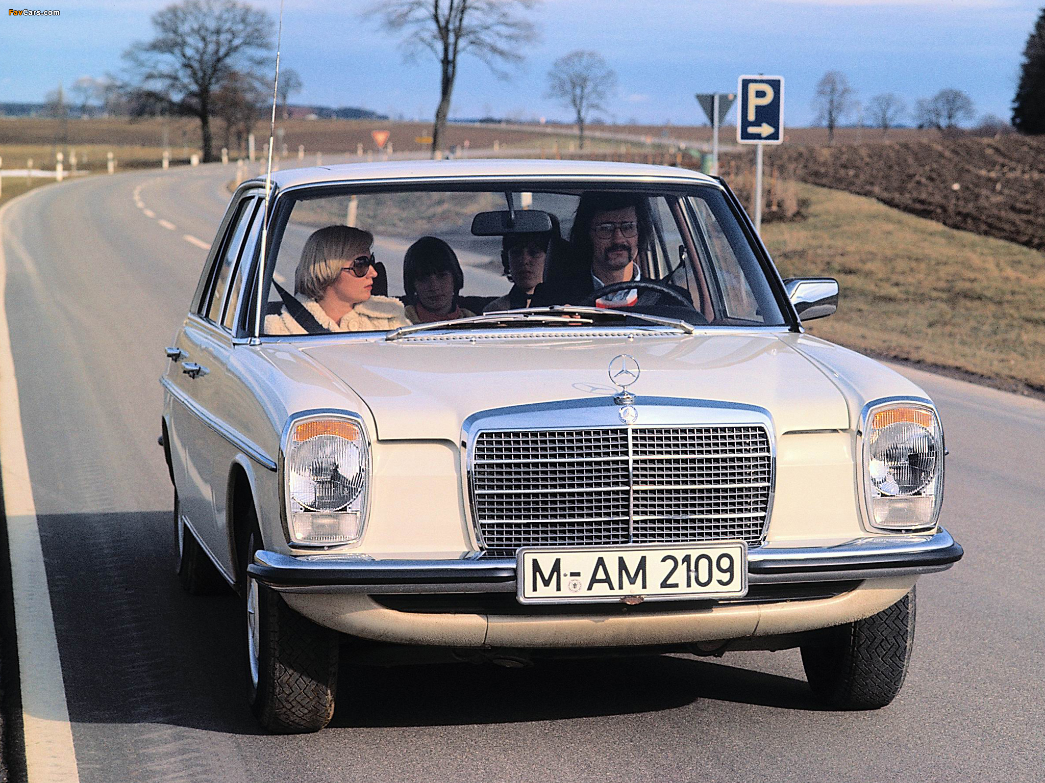 Mercedes-Benz 240 D 3.0 (W115) 1974–76 images (2048 x 1536)