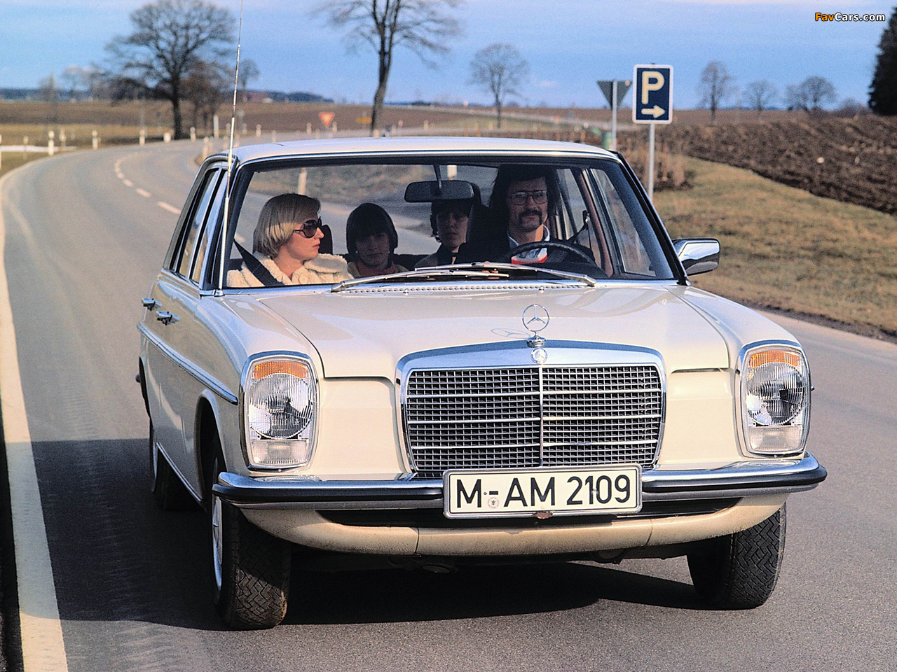 Mercedes-Benz 240 D 3.0 (W115) 1974–76 images (1280 x 960)