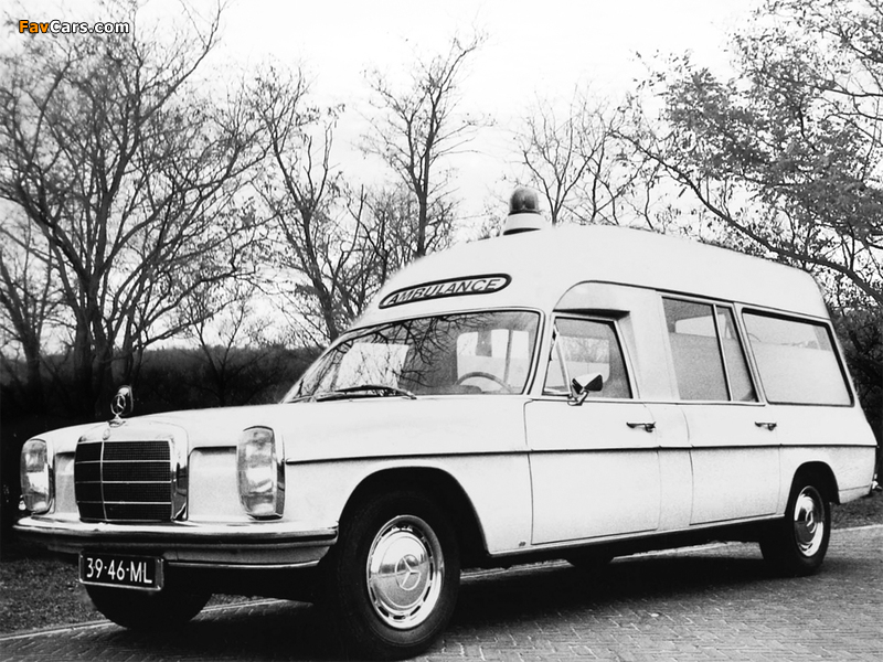 Photos of Binz Mercedes-Benz 220 D/8 Ambulance (VF115) 1968–73 (800 x 600)