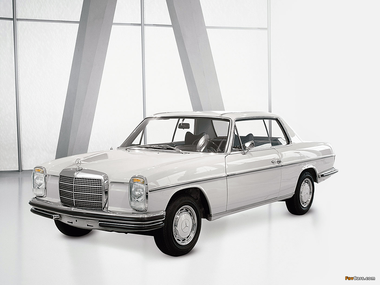 Photos of Mercedes-Benz 250 CE (W114) 1969–72 (1280 x 960)
