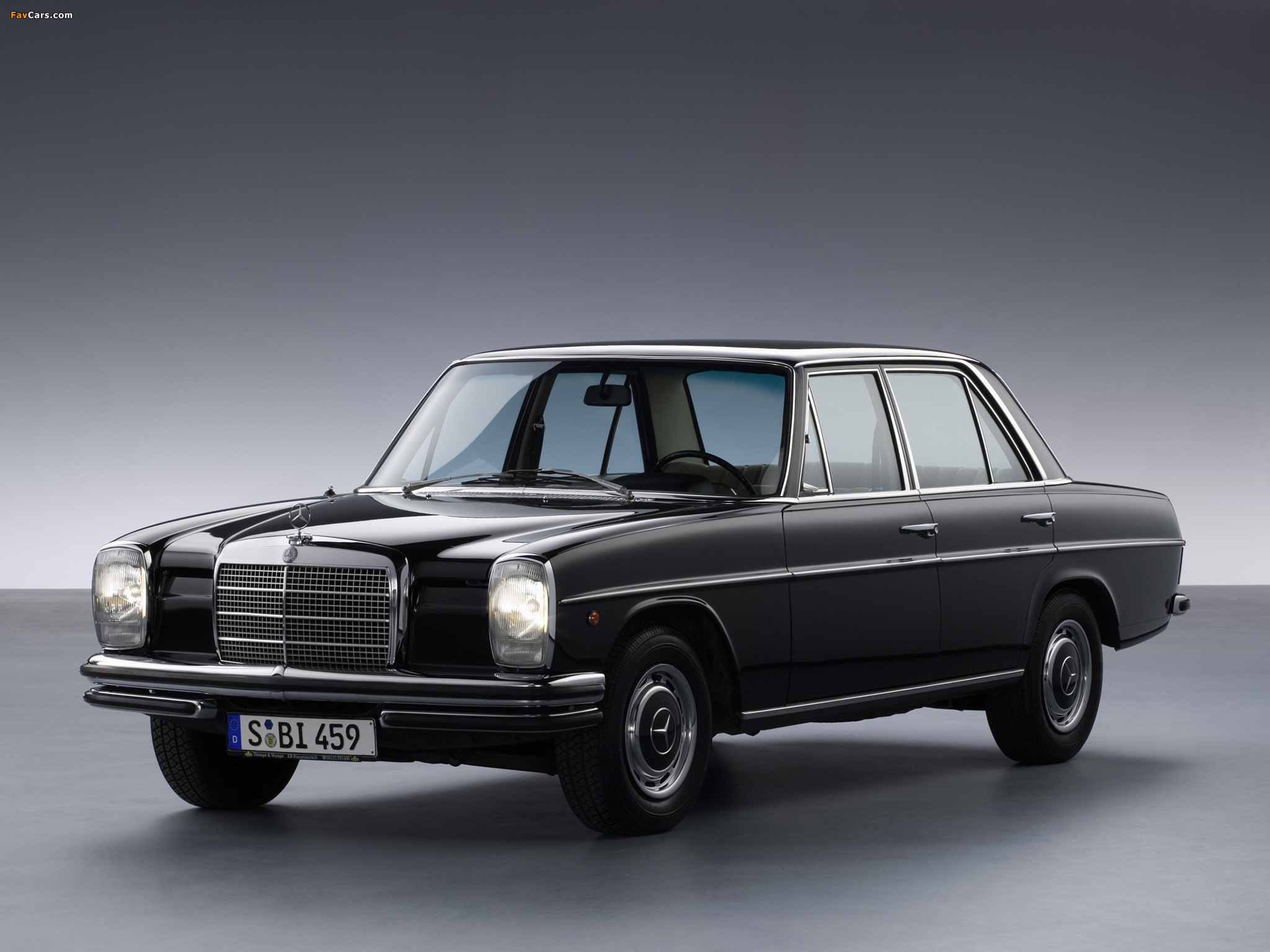 Pictures of Mercedes-Benz 250 (W114/115) 1969–76 (2048 x 1536)