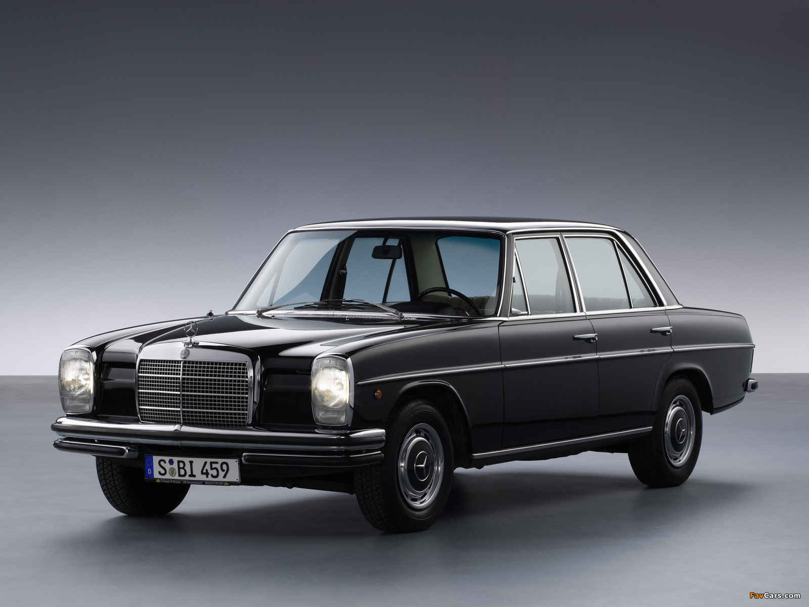 Pictures of Mercedes-Benz 250 (W114/115) 1969–76 (1600 x 1200)