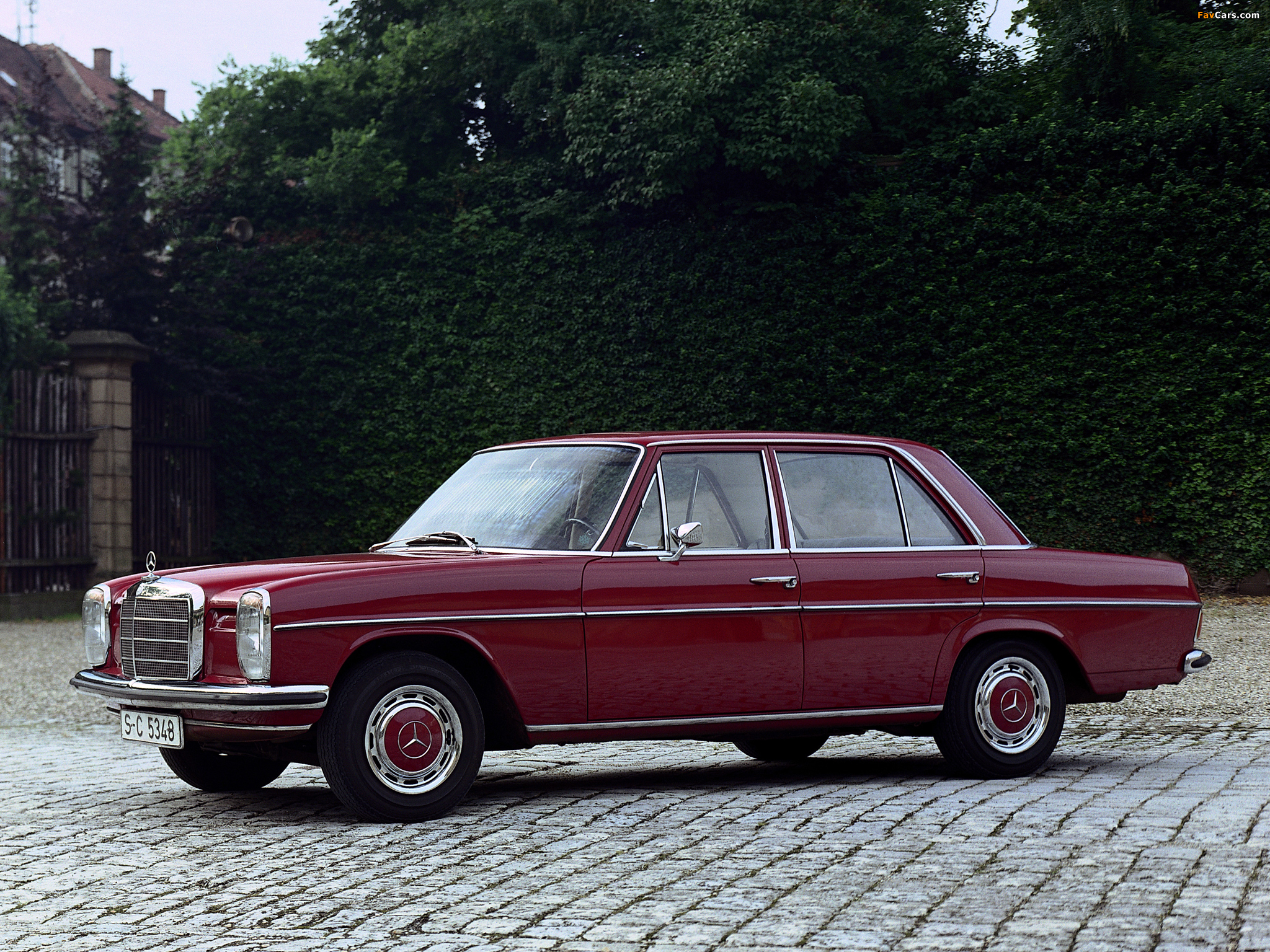 Pictures of Mercedes-Benz 200 (W115) 1967–73 (2048 x 1536)