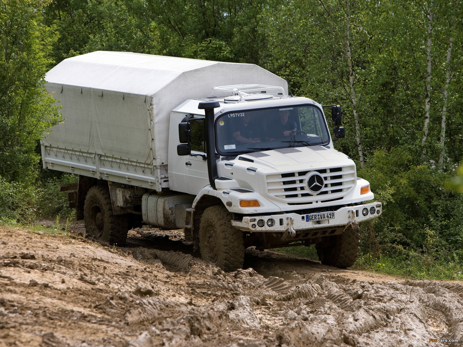 Images of Mercedes-Benz Zetros 1833 2008 (1600 x 1200)