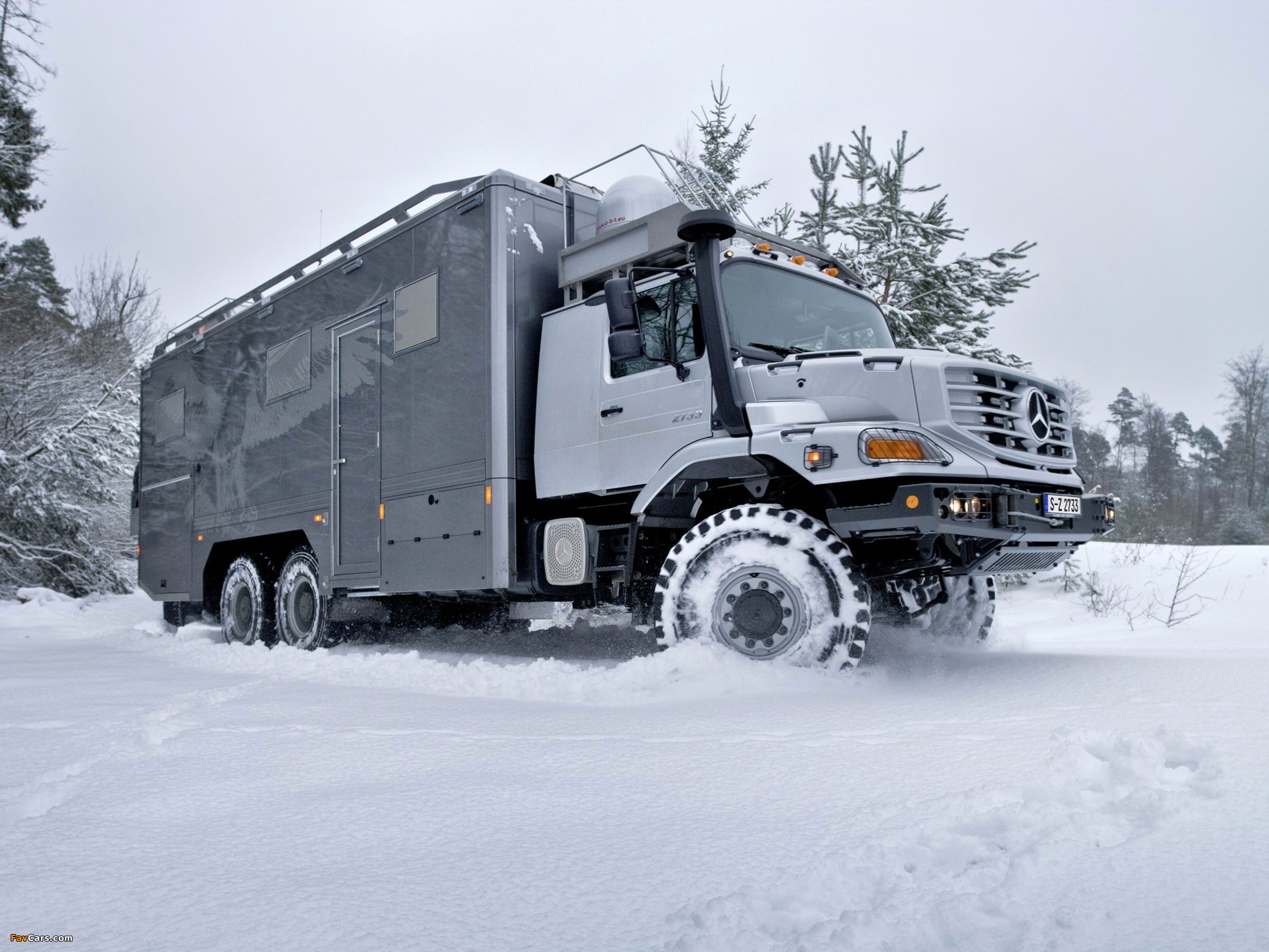 Images of Mercedes-Benz Zetros 2733 A Expedition Vehicle 2011 (2048 x 1536)