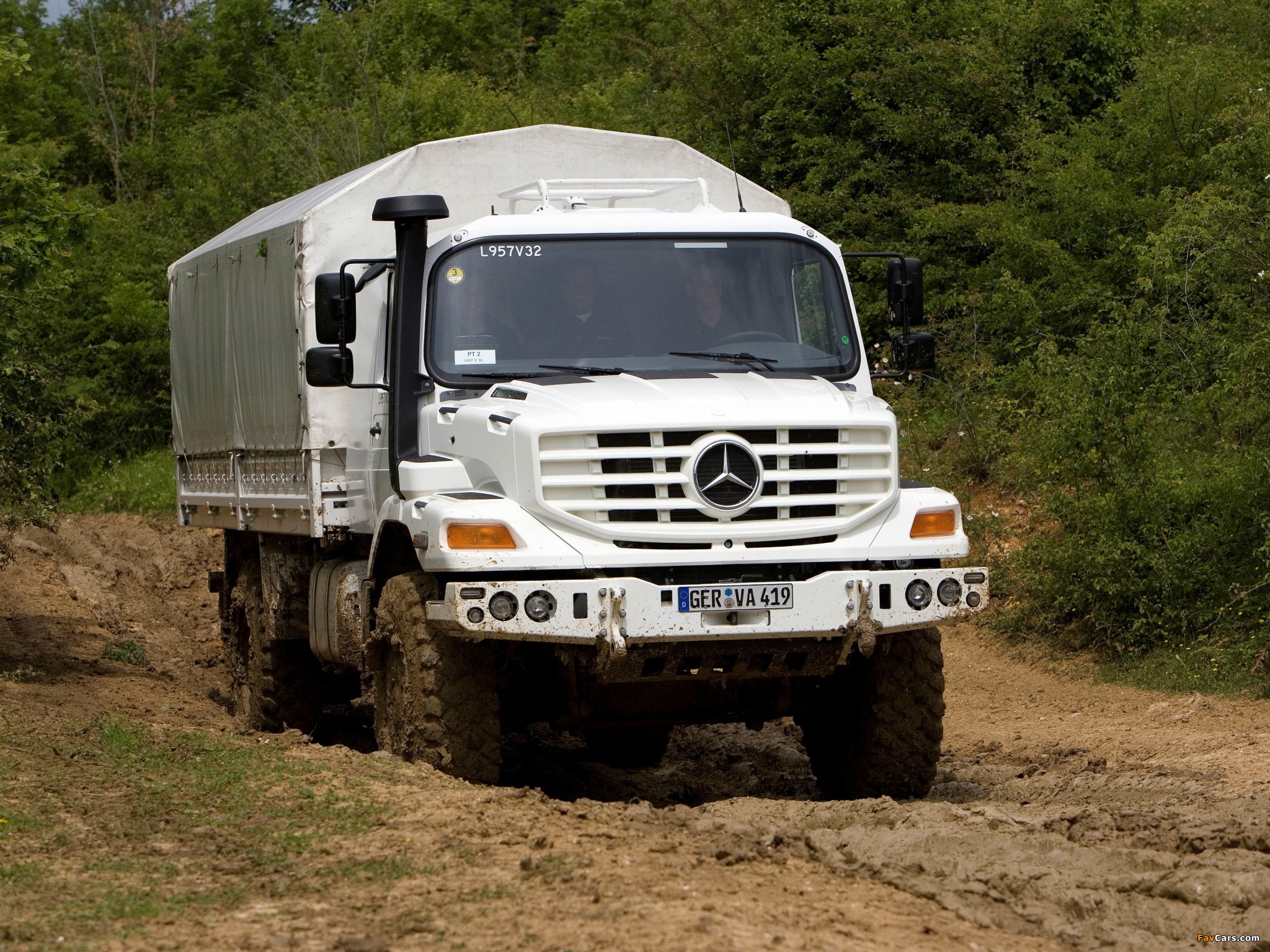 Photos of Mercedes-Benz Zetros 1833 2008 (2048 x 1536)