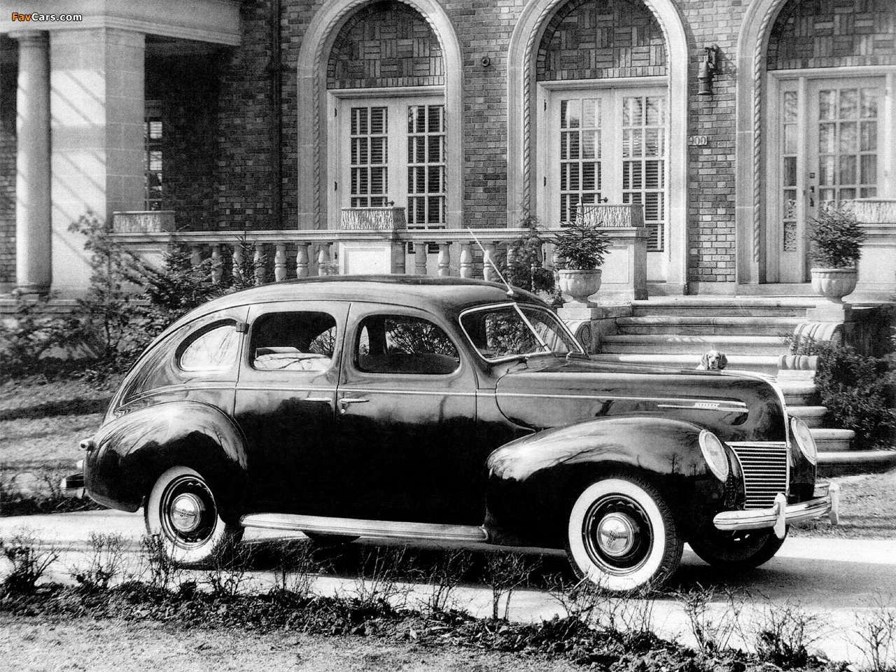 Mercury Eight 4-door Sedan 1939 wallpapers (1280 x 960)