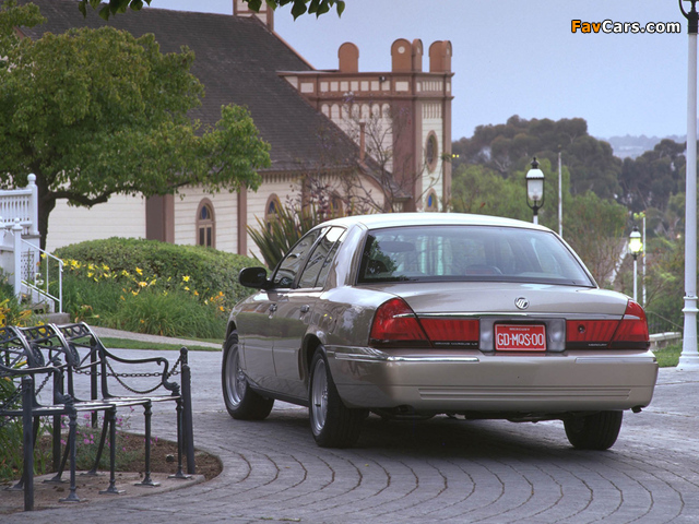 Mercury Grand Marquis 1998–2003 wallpapers (640 x 480)
