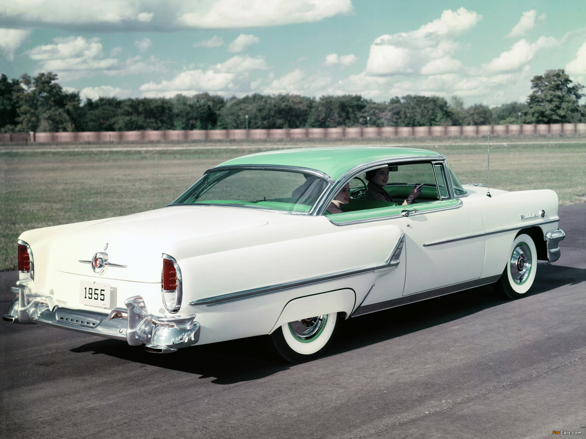 Photos of Mercury Montclair Hardtop Coupe (64A) 1955 (2048 x 1536)