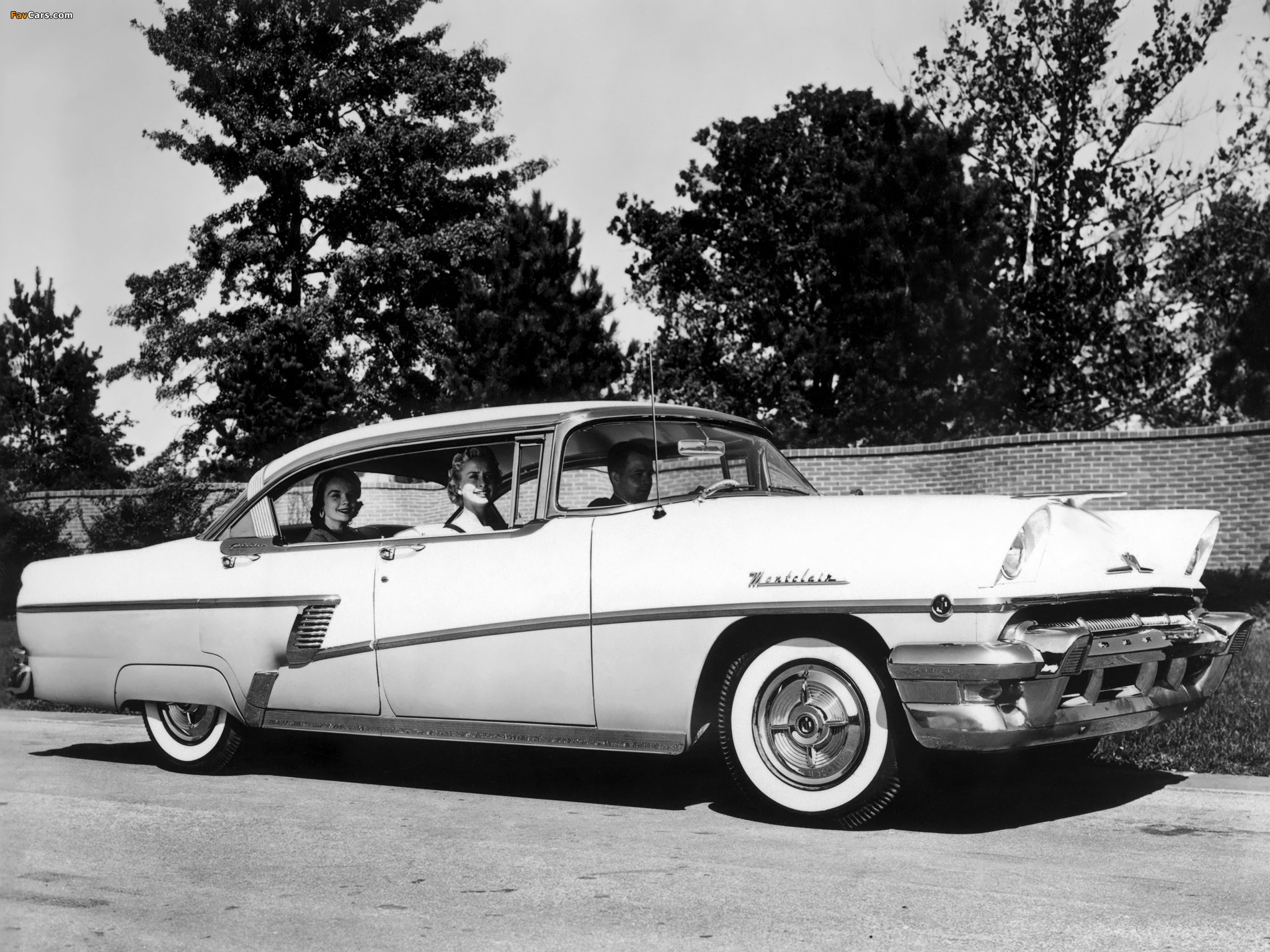 Photos of Mercury Montclair Phaeton Sedan (57A) 1956 (2048 x 1536)