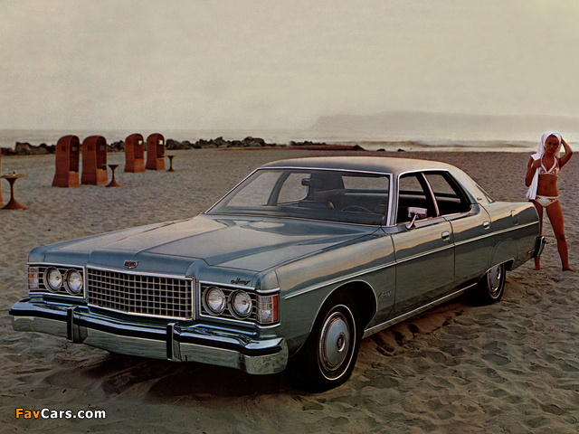 Photos of Mercury Monterey Custom Pillared Hardtop Sedan 1973 (640 x 480)