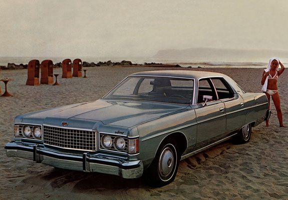 Photos of Mercury Monterey Custom Pillared Hardtop Sedan 1973