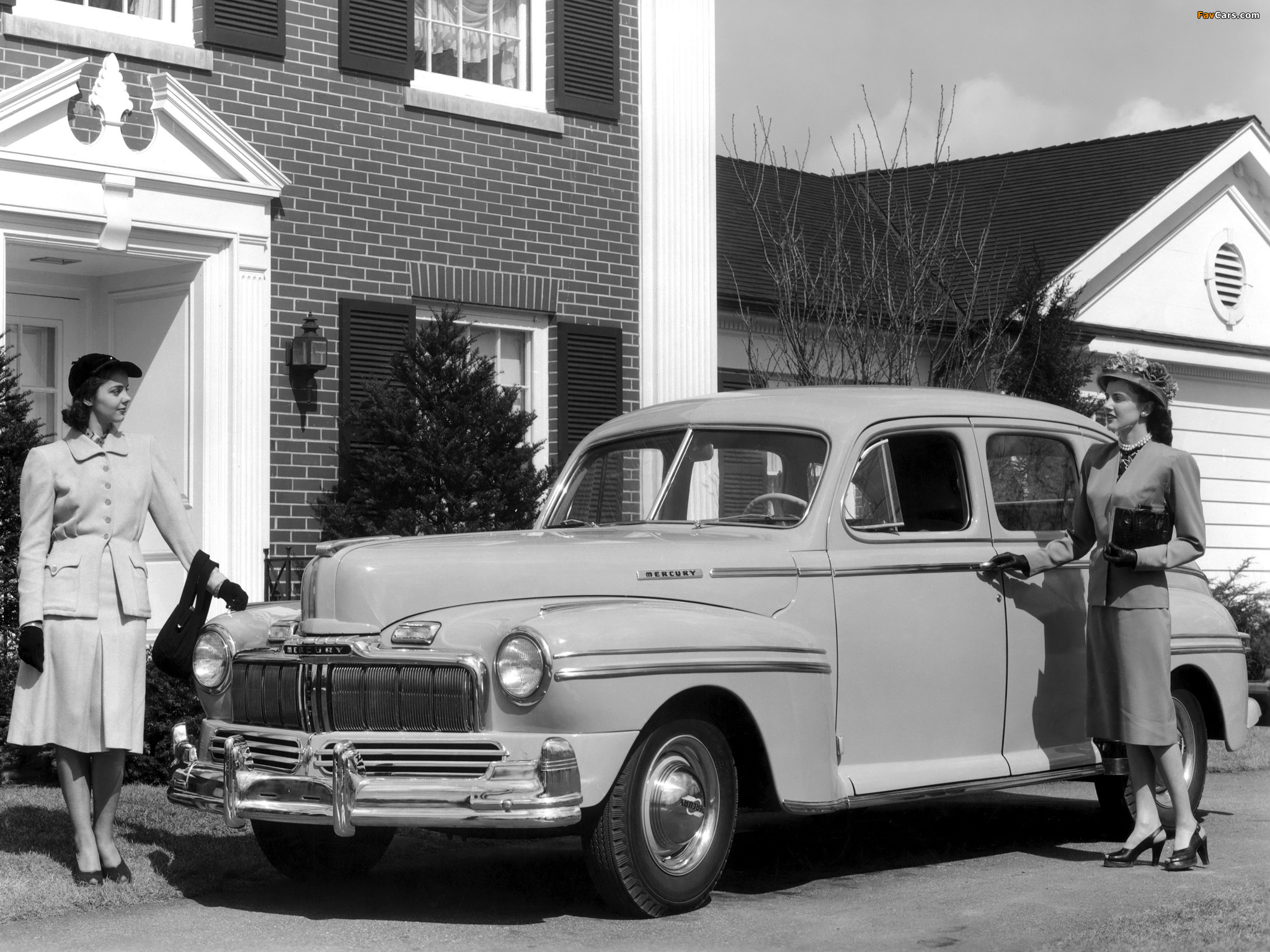Mercury 4-door Town Sedan (79M-73) 1947 photos (2048 x 1536)