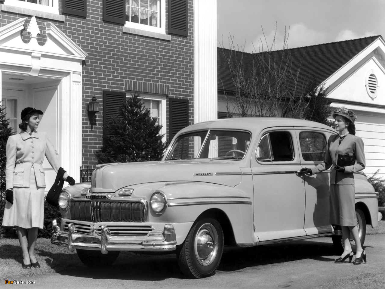 Mercury 4-door Town Sedan (79M-73) 1947 photos (1280 x 960)
