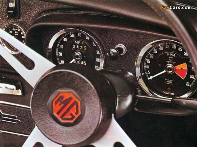 Photos of MGB GT 1973–75 (640 x 480)
