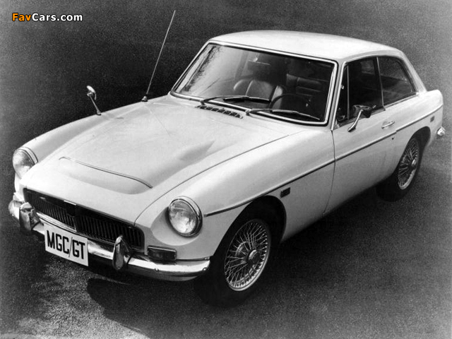 Photos of MGC GT US-spec 1967–69 (640 x 480)