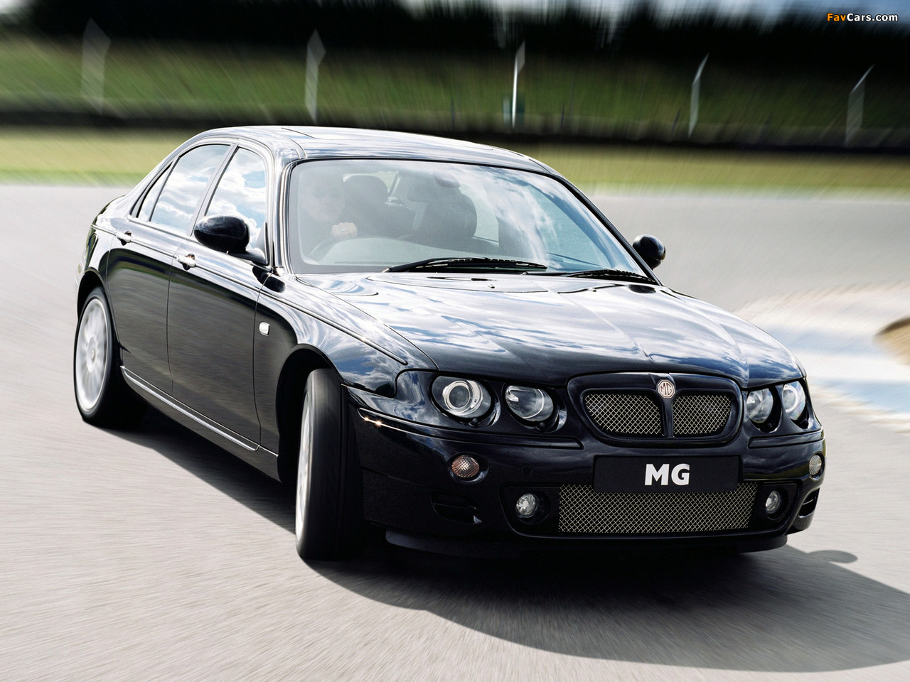 MG ZT 260 2003 photos (1280 x 960)