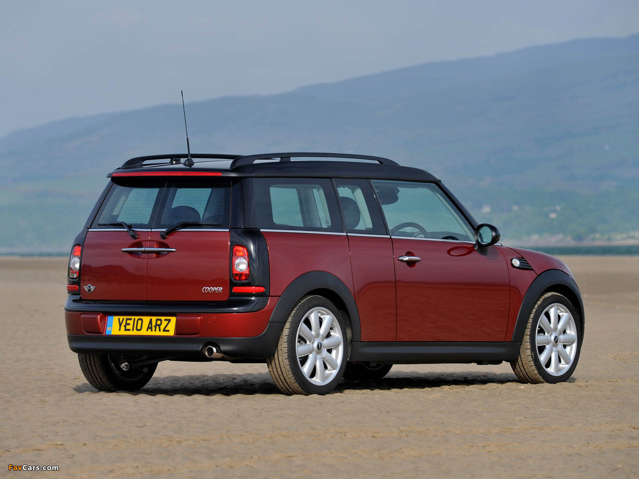 Images of MINI Cooper Clubman UK-spec (R55) 2007–10 (1280 x 960)