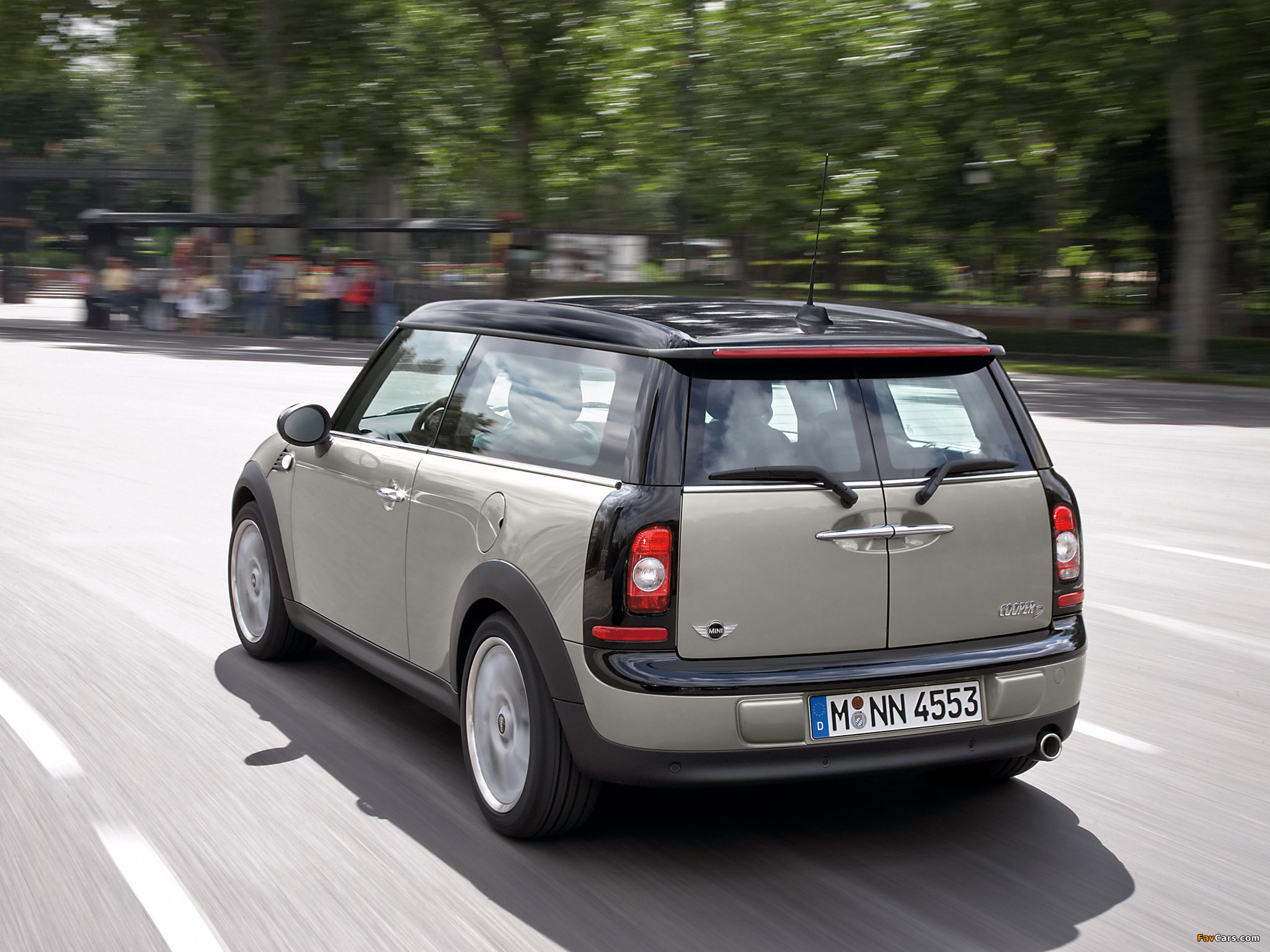 Images of MINI Cooper D Clubman (R55) 2007–10 (2048 x 1536)