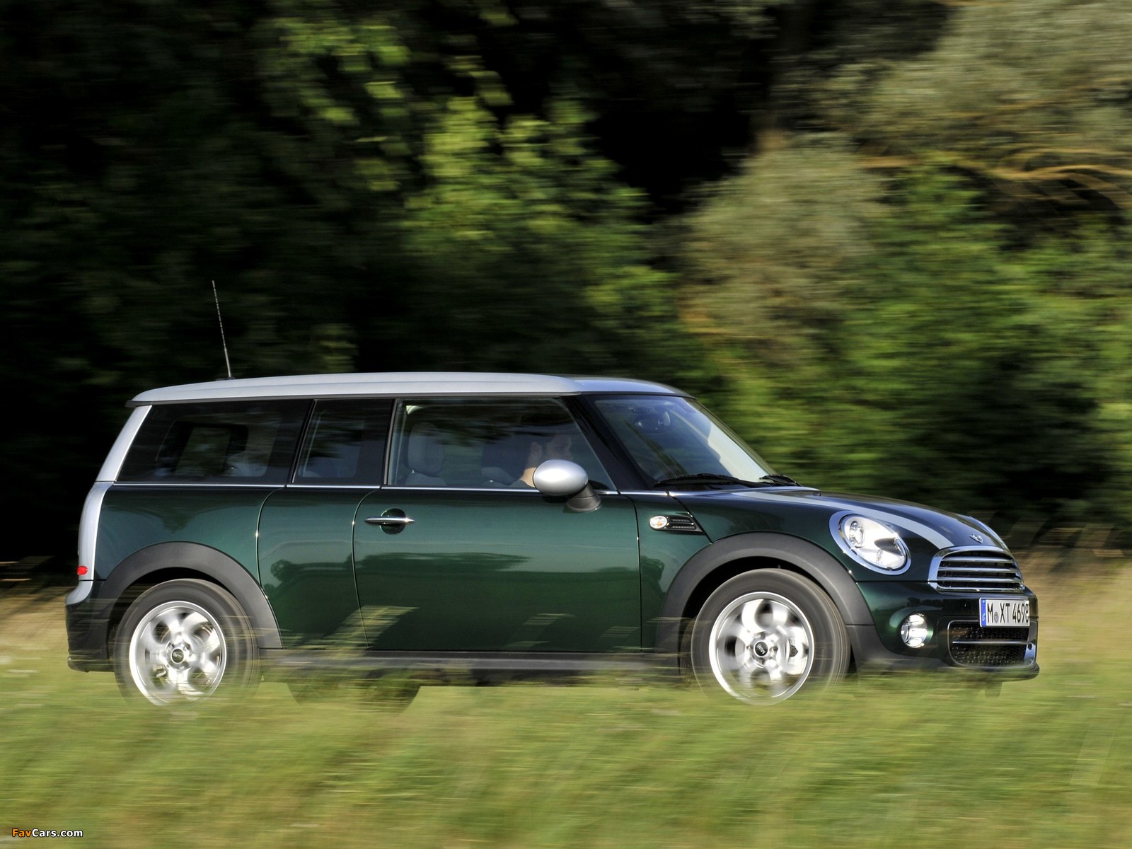 MINI Cooper D Clubman (R55) 2010 wallpapers (1600 x 1200)