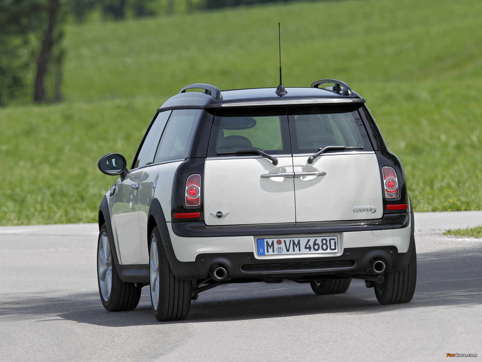 MINI Cooper S Clubman (R55) 2010 wallpapers (1600 x 1200)