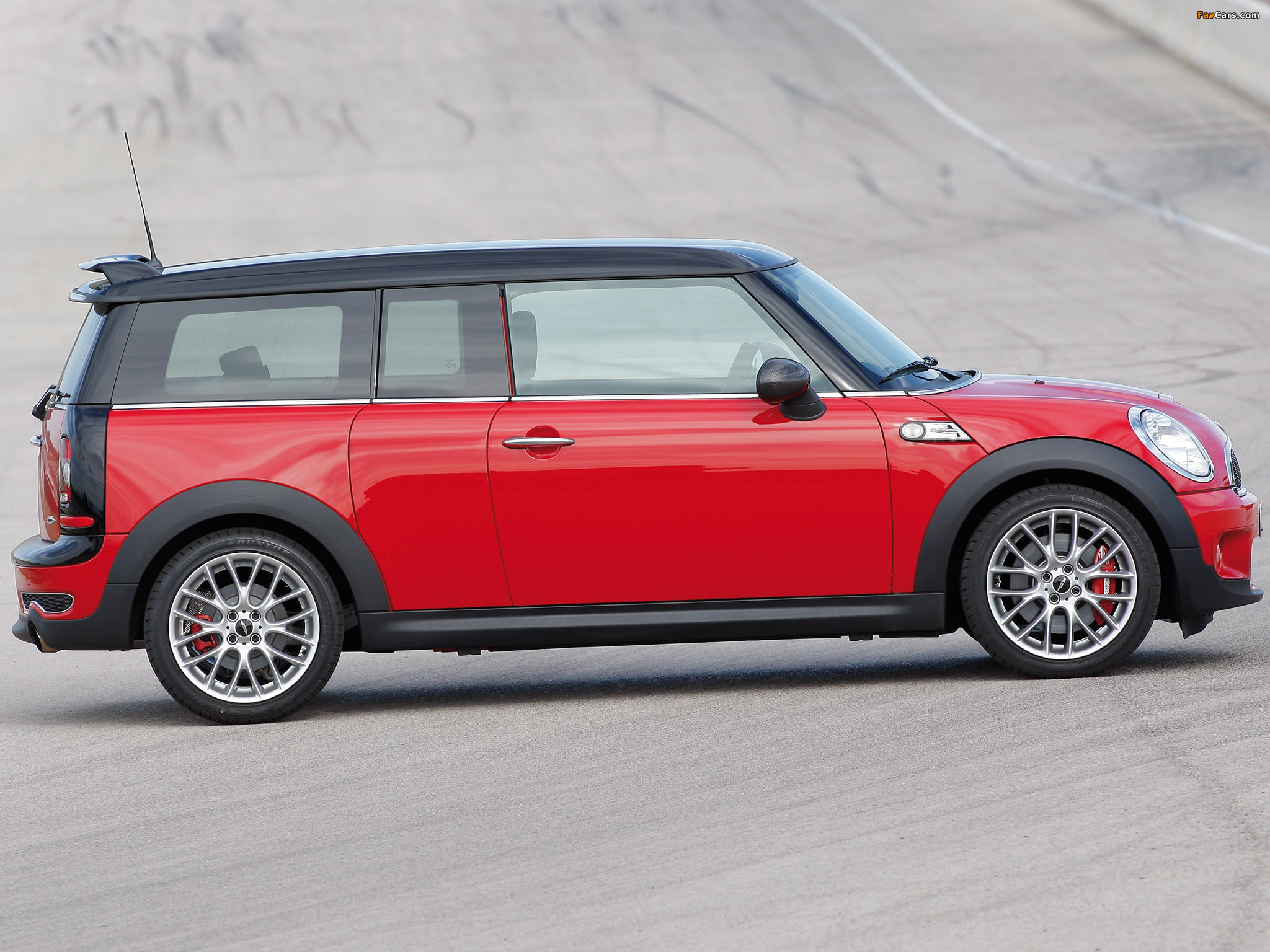 MINI John Cooper Works Clubman (R55) 2008–10 wallpapers (2048 x 1536)