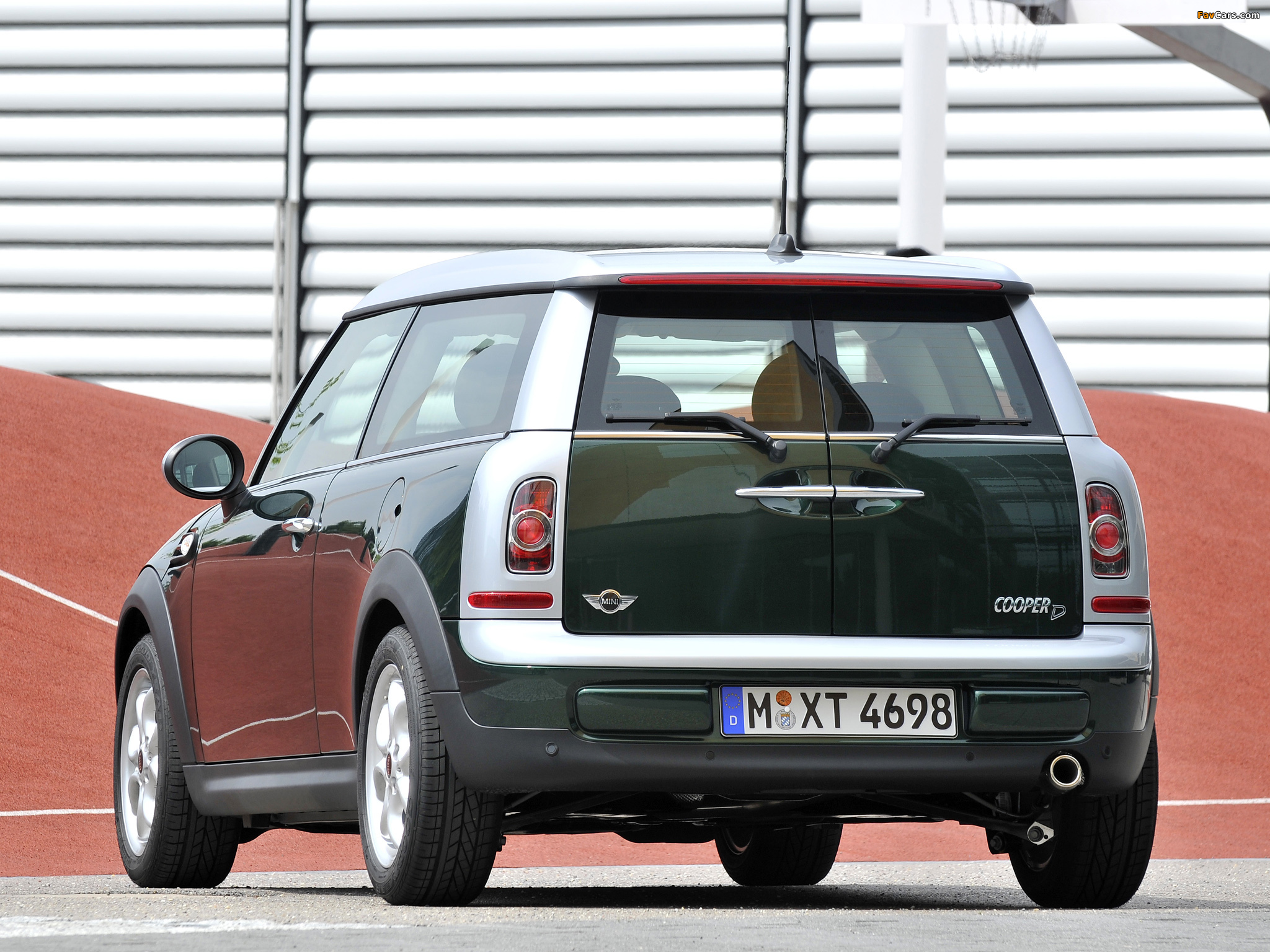 MINI Cooper D Clubman (R55) 2010 wallpapers (2048 x 1536)