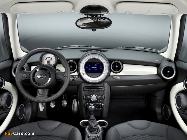 MINI Cooper S Clubman Hyde Park (R55) 2012 wallpapers (640 x 480)