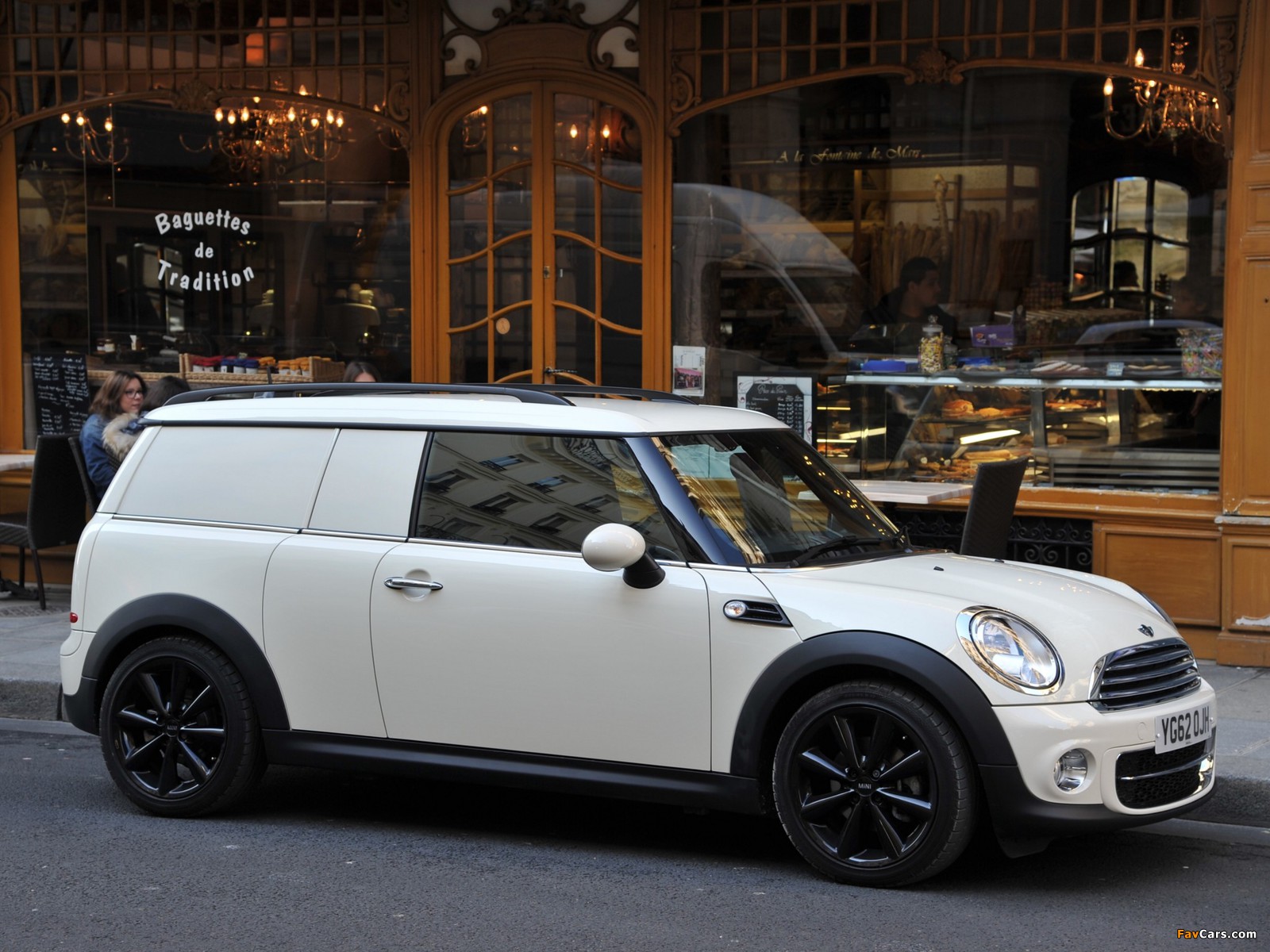 Images of MINI Cooper D Clubvan UK-spec (R55) 2012 (1600 x 1200)