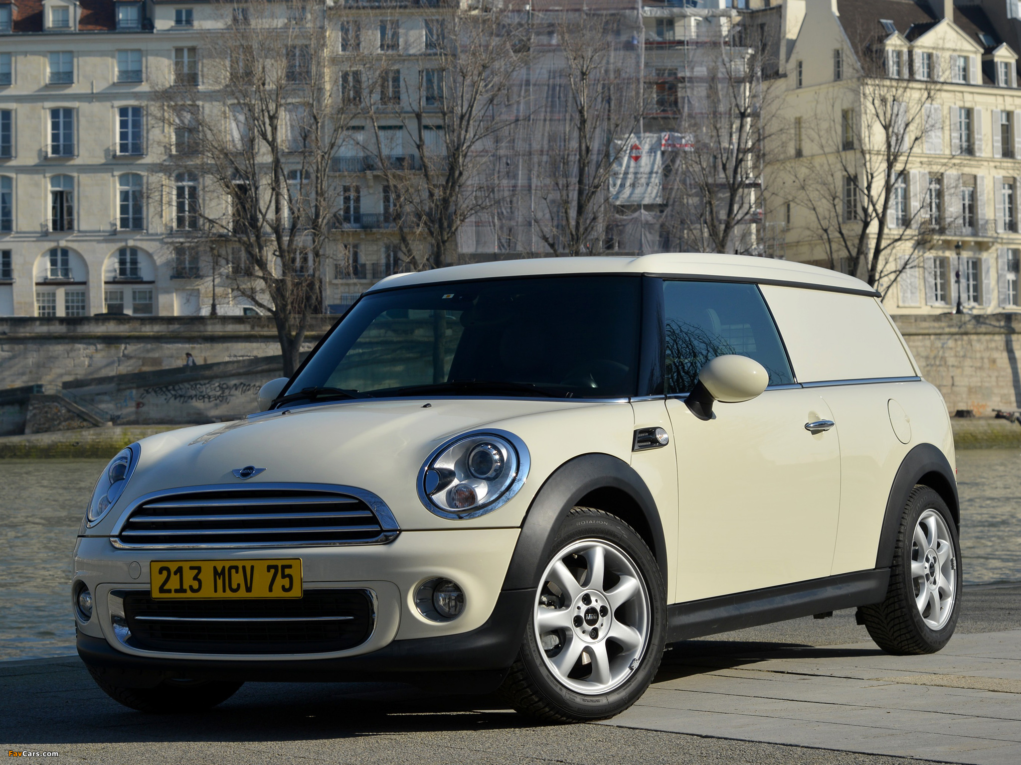 MINI Cooper Clubvan (R55) 2012 images (2048 x 1536)