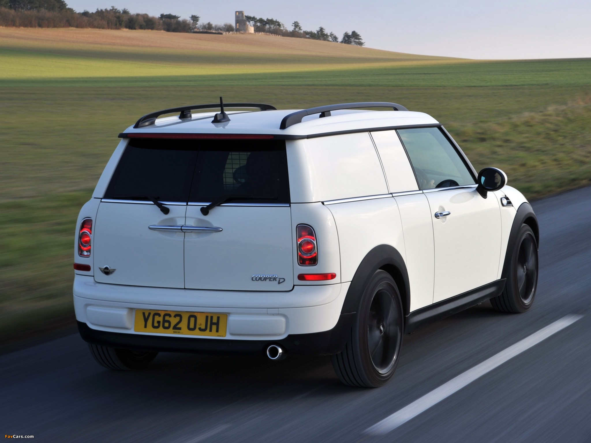 MINI Cooper D Clubvan UK-spec (R55) 2012 wallpapers (2048 x 1536)