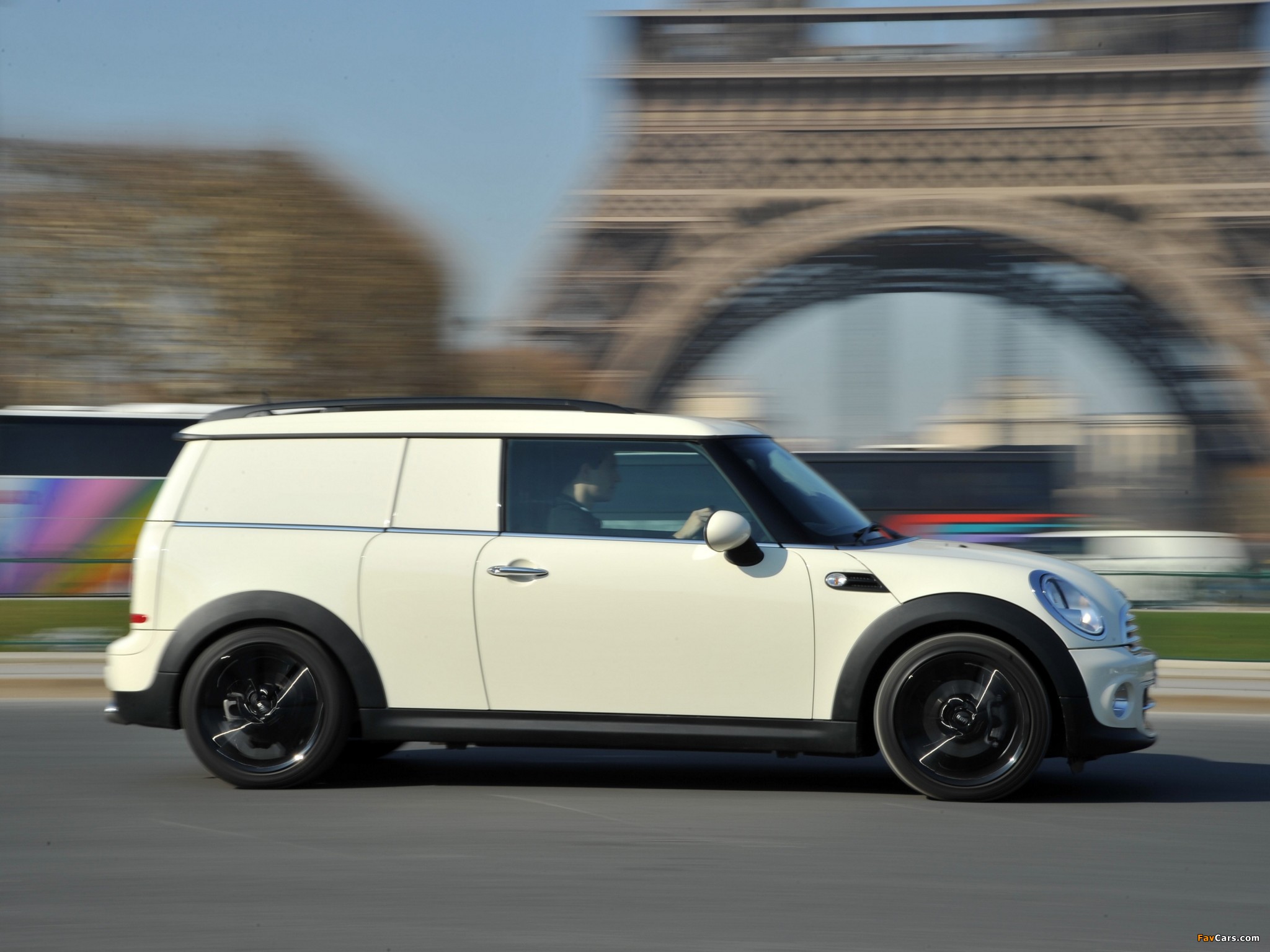 MINI Cooper D Clubvan UK-spec (R55) 2012 wallpapers (2048 x 1536)