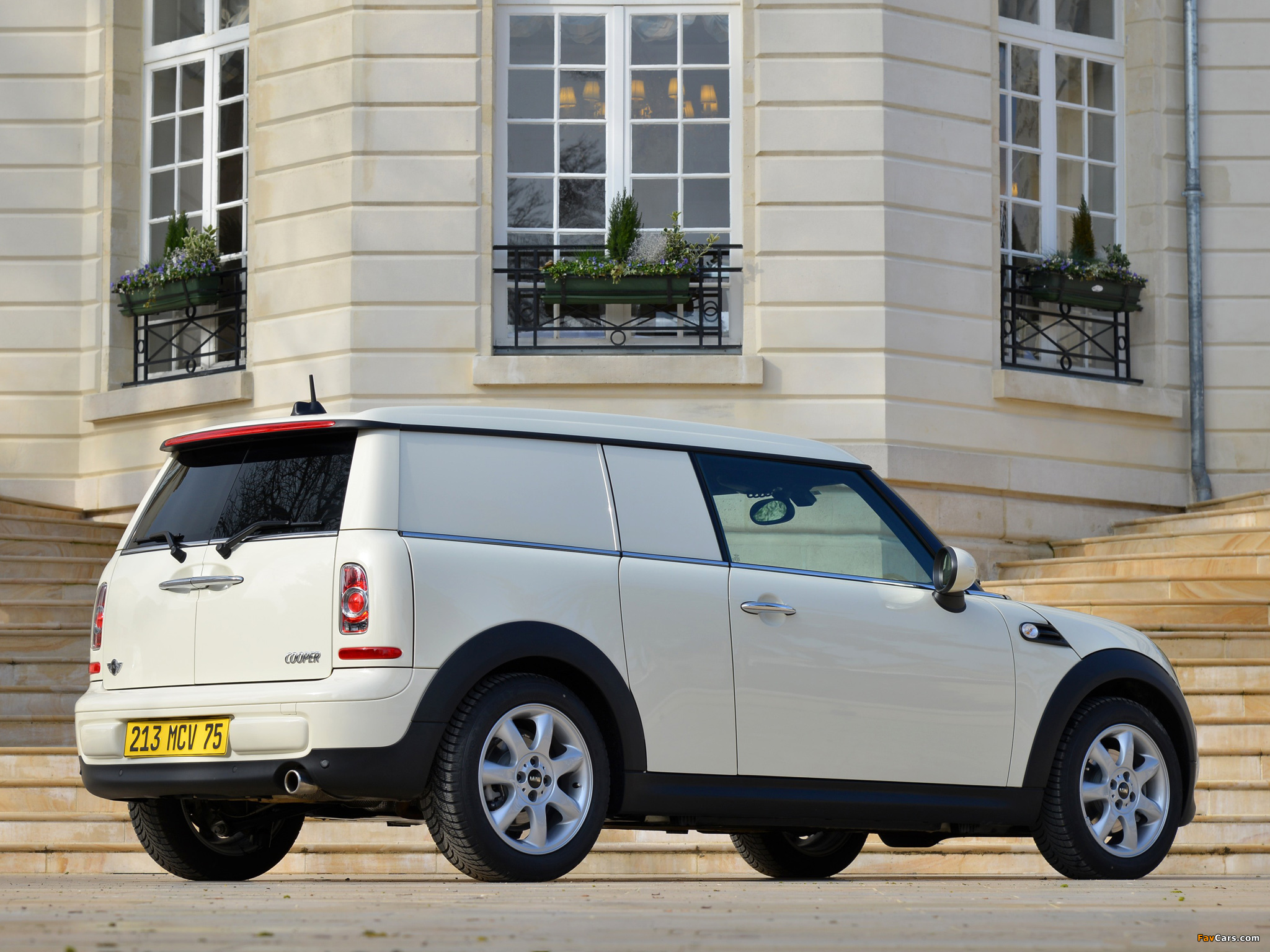 Photos of MINI Cooper Clubvan (R55) 2012 (2048 x 1536)