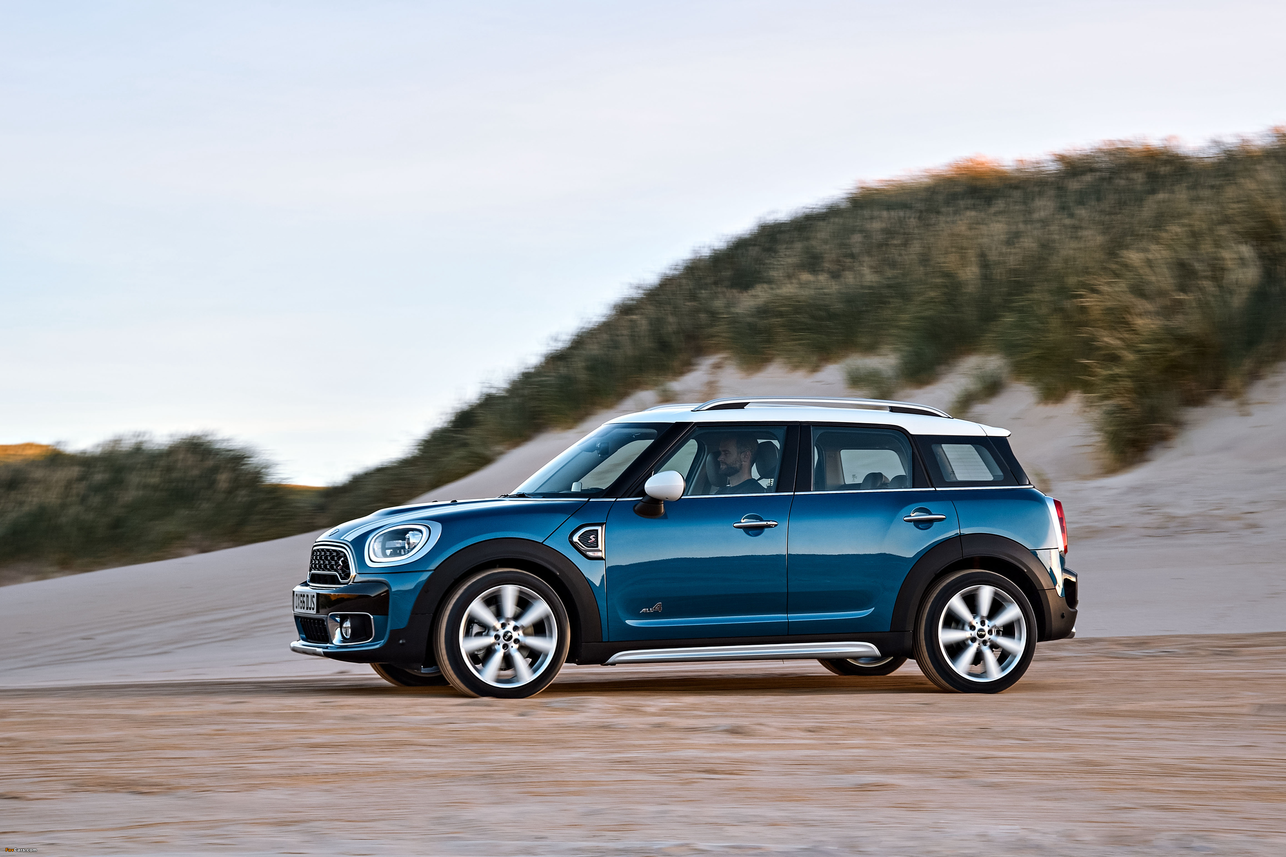 Images of MINI Cooper S Countryman ALL4 Exterior Optic Pack (F60) 2017 (4096 x 2731)
