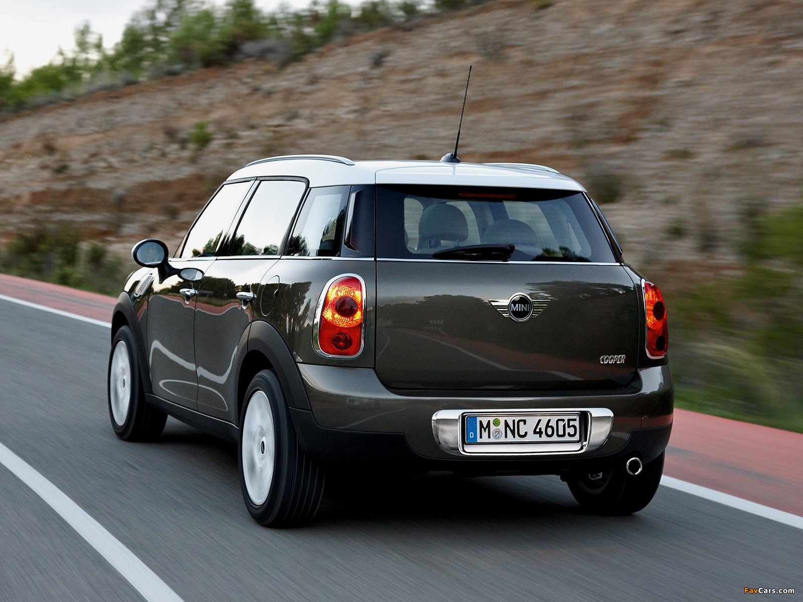 Mini Cooper Countryman (R60) 2010–13 wallpapers (1600 x 1200)