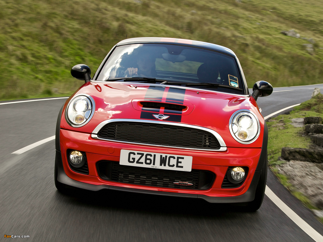 Images of MINI John Cooper Works Coupe UK-spec (R58) 2011 (1280 x 960)